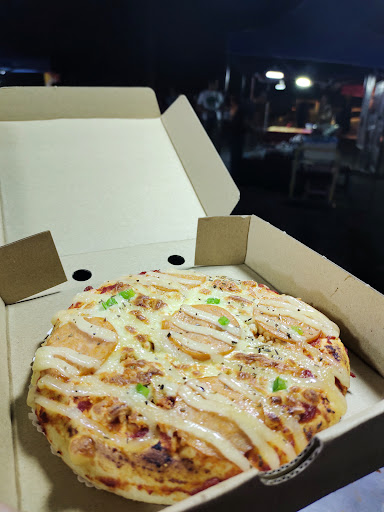 Quee'N Pizza Gua Musang