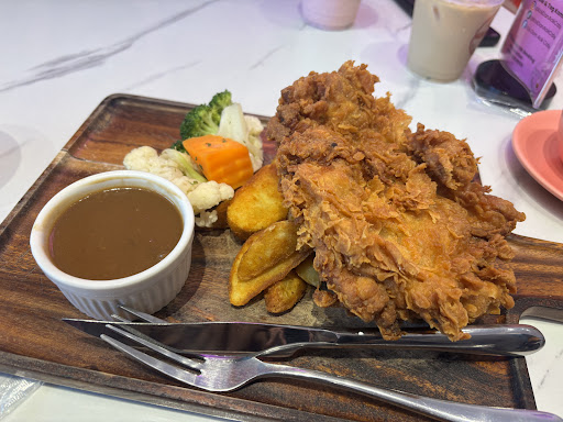 KOI & AOK CAFE (Burger, Steak, Coffee, Dessert)