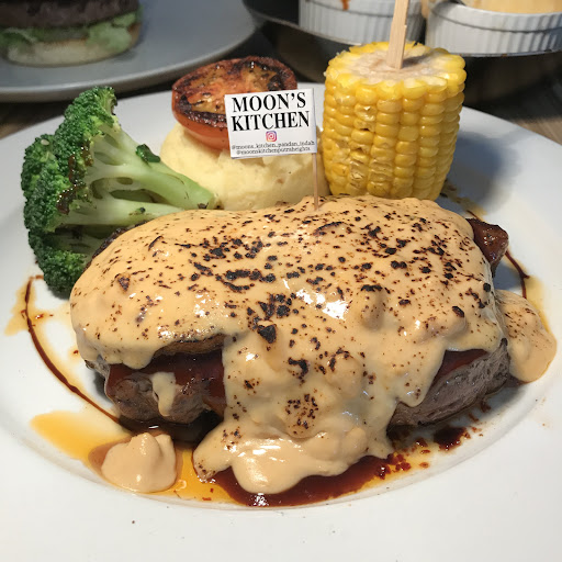 Moon's Kitchen (Putra Heights)