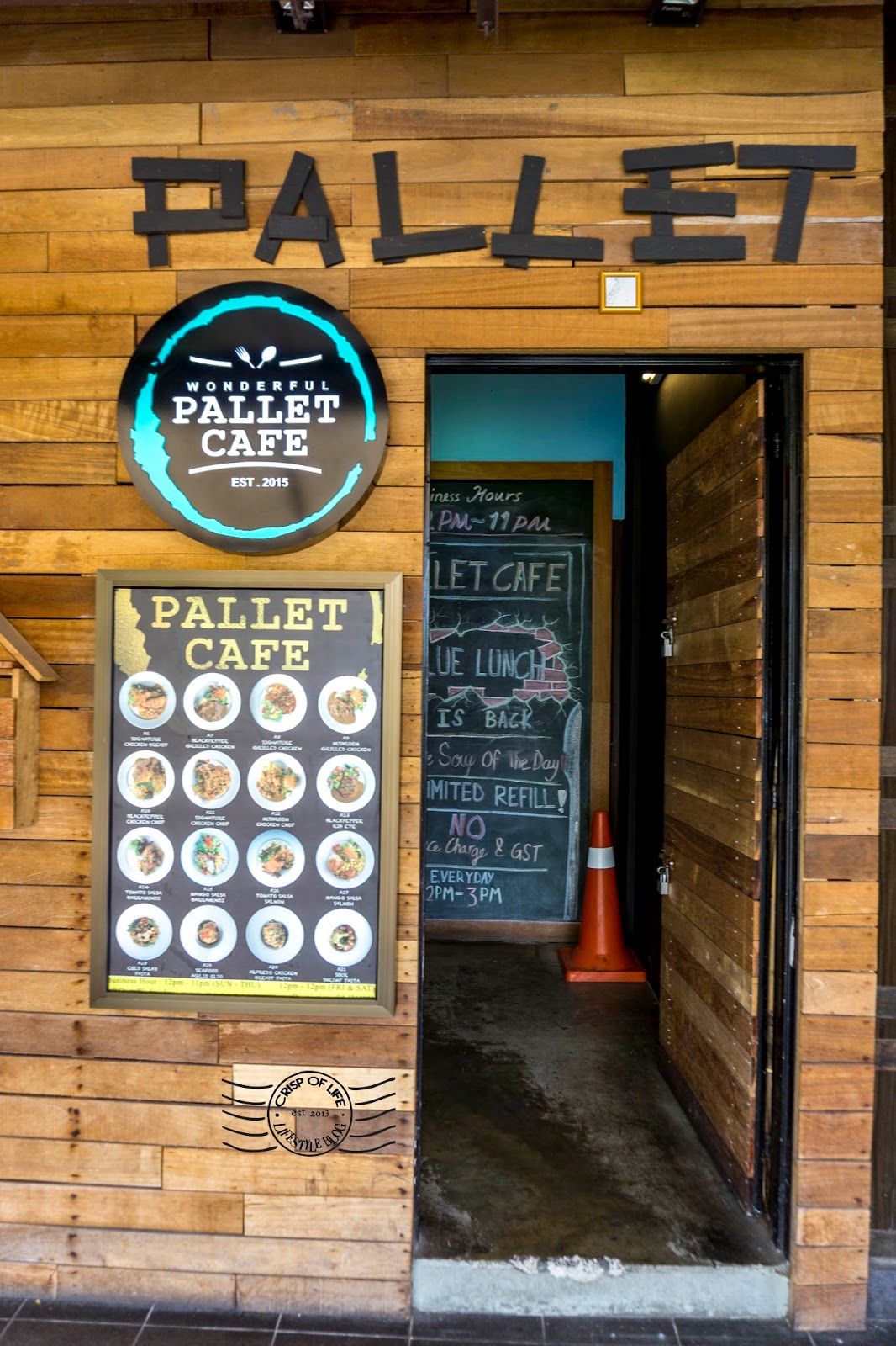 Pendapat tentang Pallet Cafe 1 Ulasan Pallet Cafe: Konsep Unik dan Menu Menarik