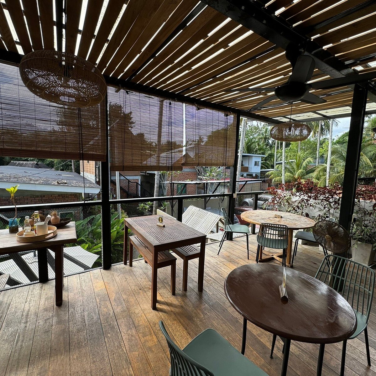 Pendapat tentang The Kelapa Cafe by TRV Langkawi 1 The Kelapa Cafe TRV Langkawi: Ulasan Gambar Restoran Mewah Tepi Pantai